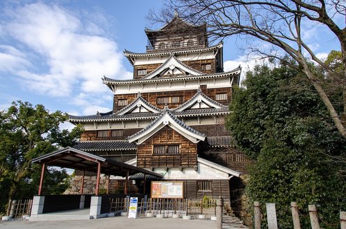 hiroshima  castle  tower