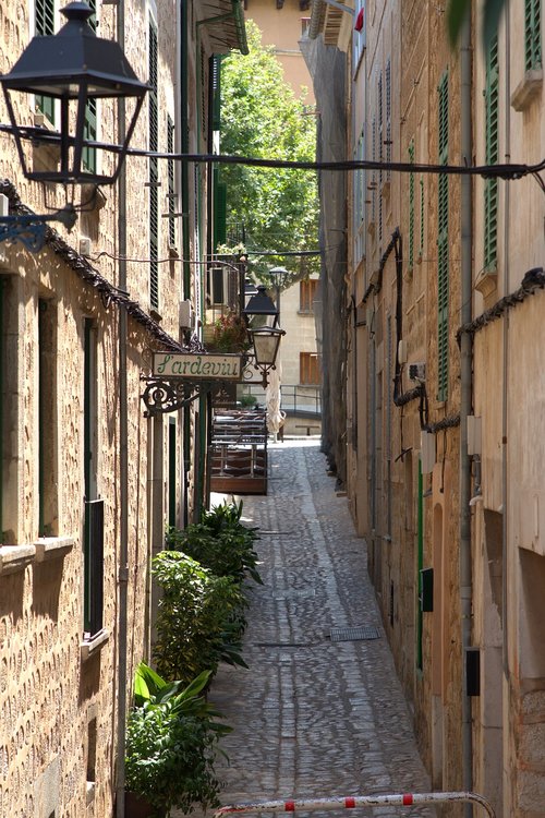 historic center  road  alley