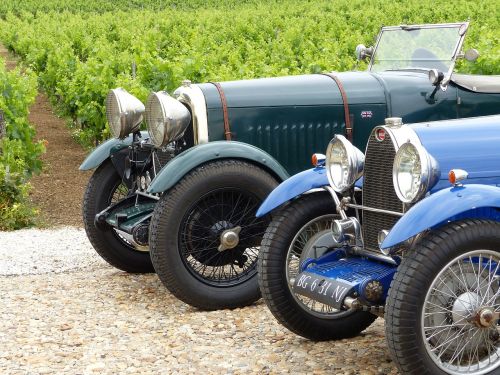 history old car bugatti