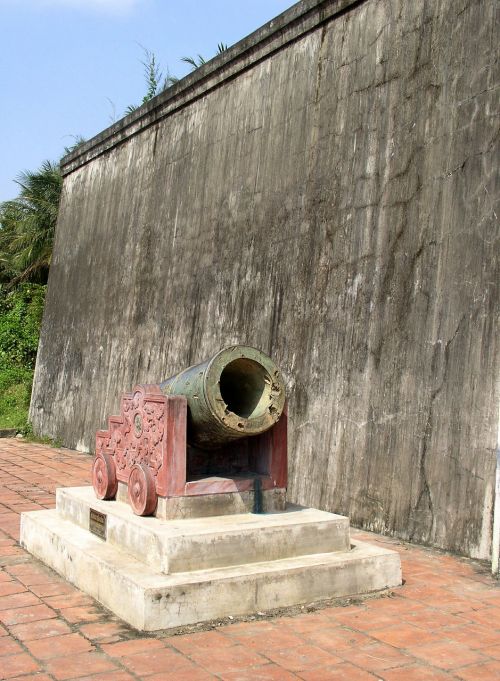 history bomb cannon