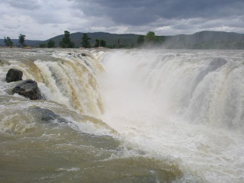 hogenakkal waterfalls waterfalls near bangalore hogenakkal water