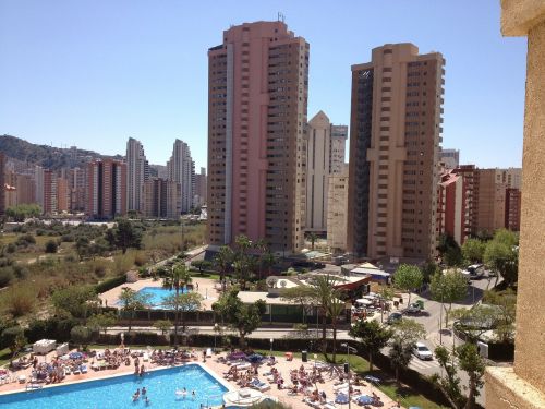 holiday pool sunshine