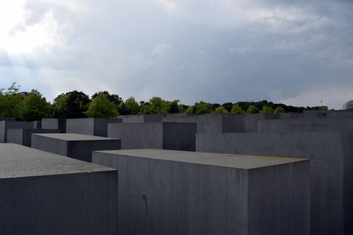 holocaust memory monument