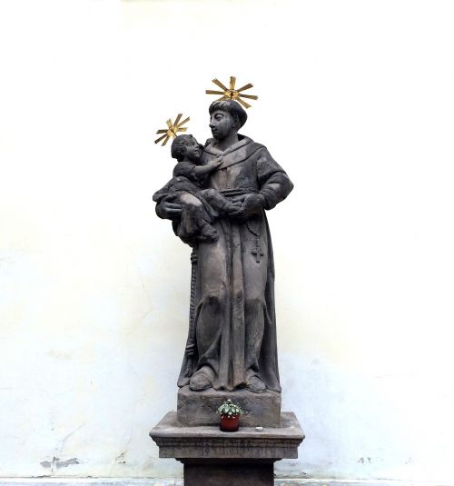 holy prague statue