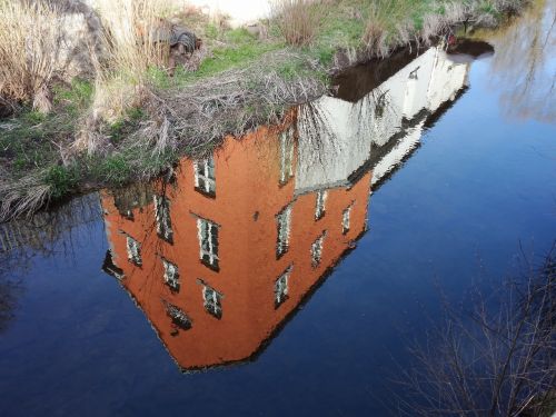 home mirroring blue