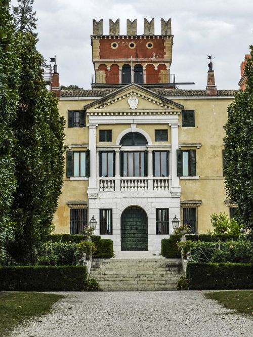 garda building architecture