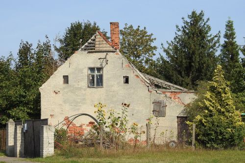 home ruin old