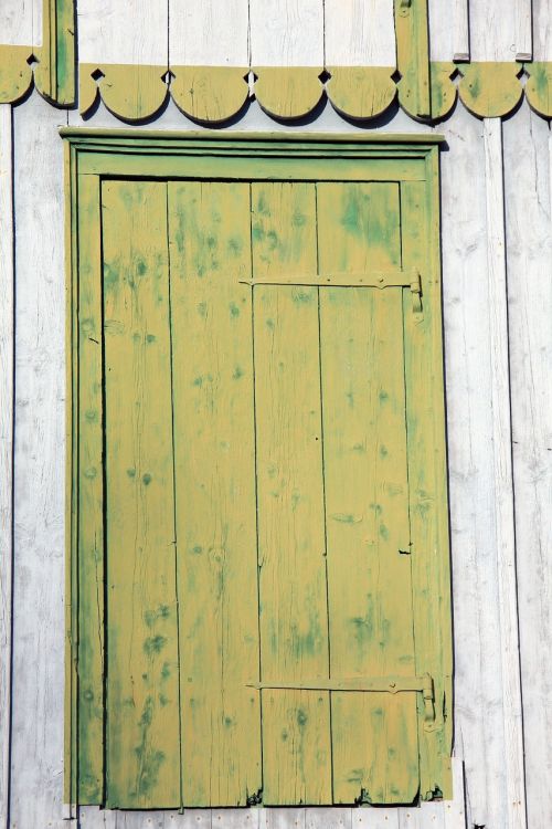 home door green