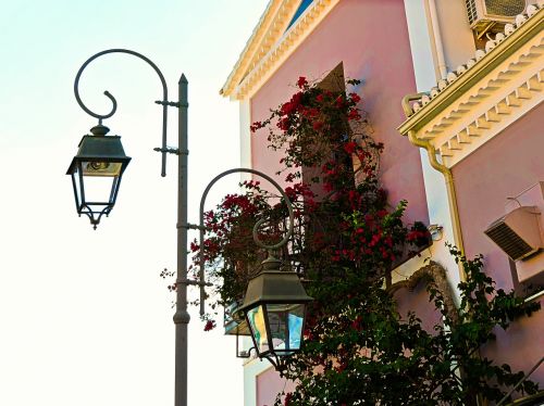 home architecture lantern