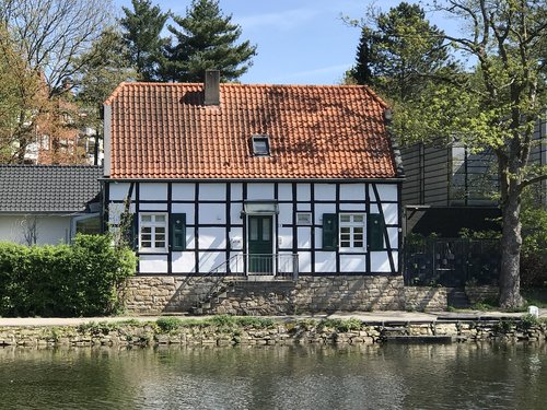 house  architecture  tree