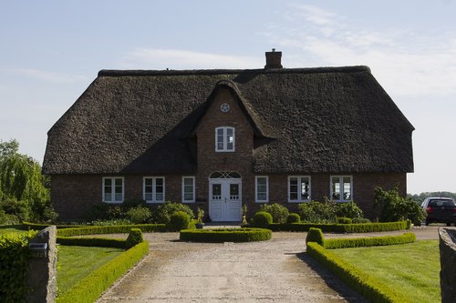 house  beautiful  building