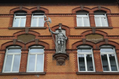 home facade knight