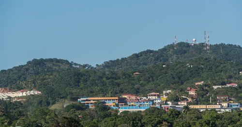 honduras  roatan  mountains