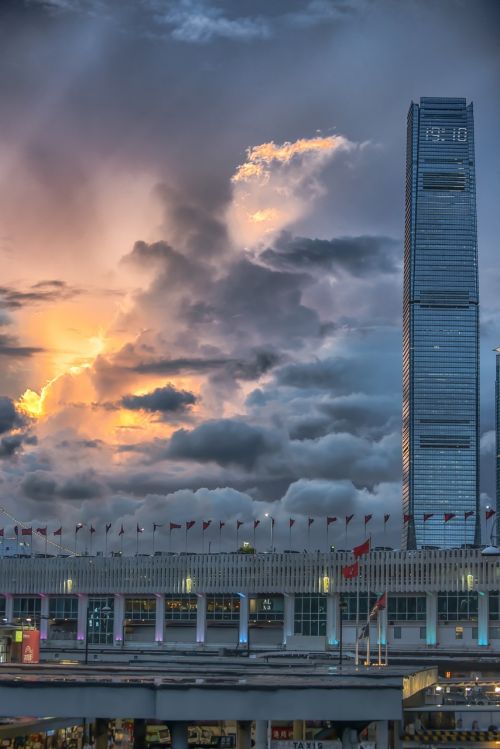 hong kong skyscraper evening