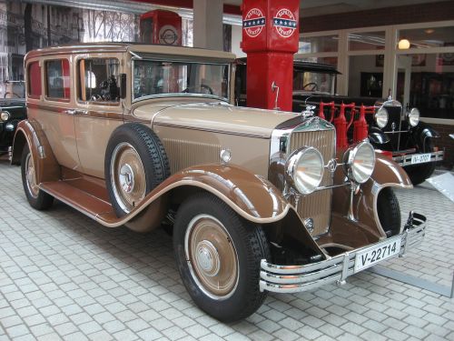 horch front car