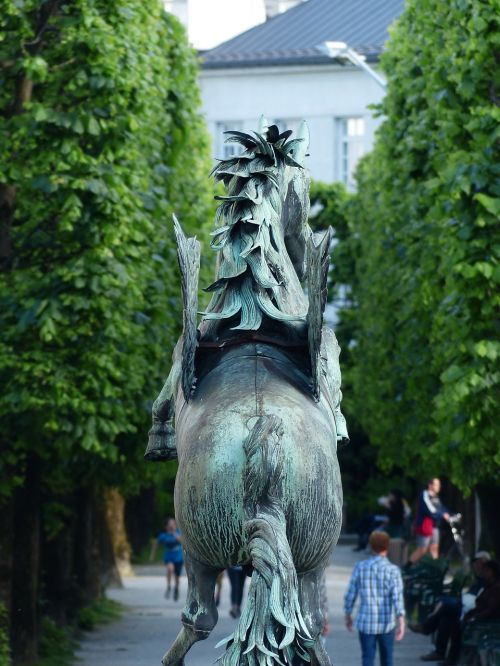 horse ross statue