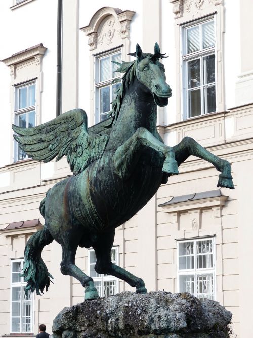 horse ross monument