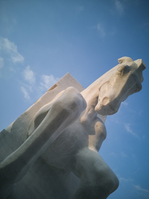 horse  sculpture  monument