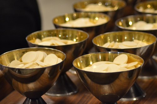 host  ciborium  communion