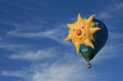 hot air balloon solar cloud