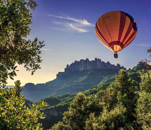 hot air balloon  adventure  fly