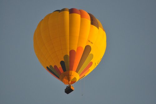 hot air balloon  hunter valley  australia