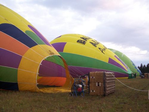 hot air balloon flight inflate