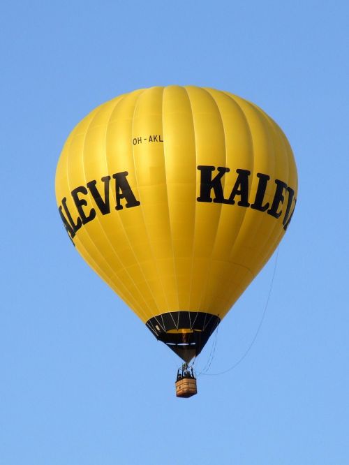 hot air balloon floating fun