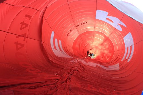 hot air balloon ride  launch preparations  hot air balloon