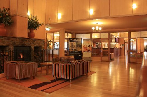 hotel foyer lobby