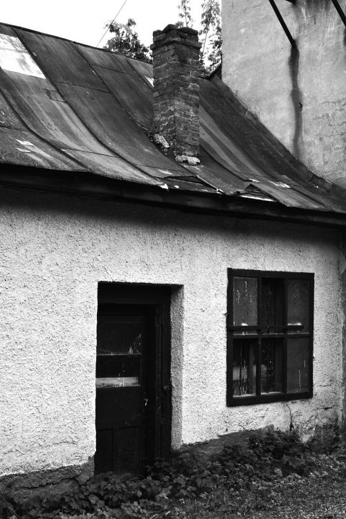 house cottage old house