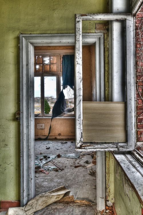 house abandoned window