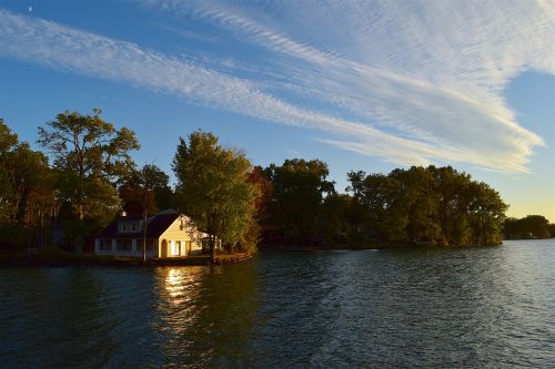 house lake shore