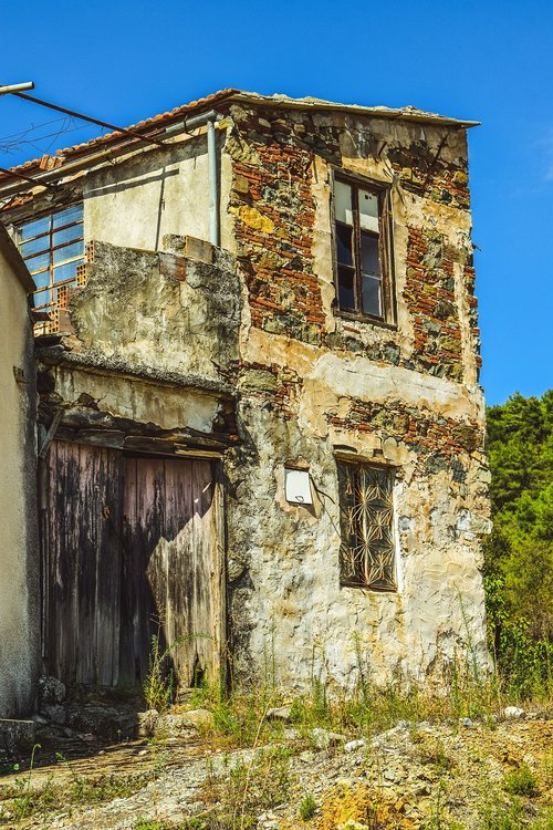 house  old  abandoned