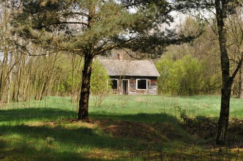 house crash abandoned