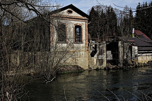 house  abandoned  river