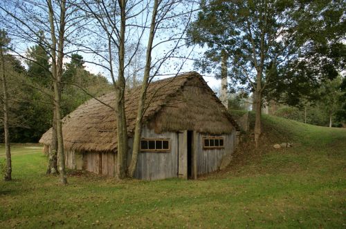 house haystack wood