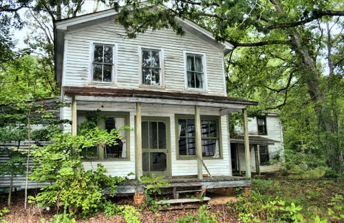 house abandoned vacant