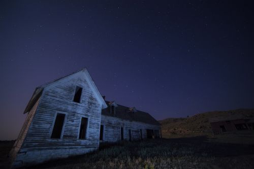 house abandoned night