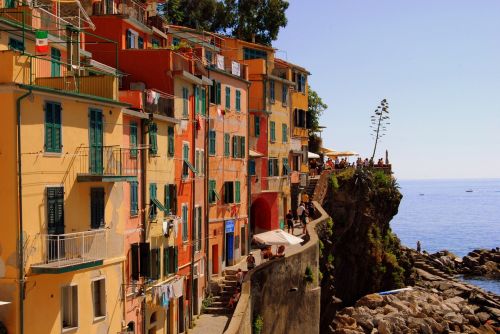 houses cinque terre vernazza