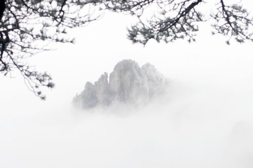 huangshan winter mountains