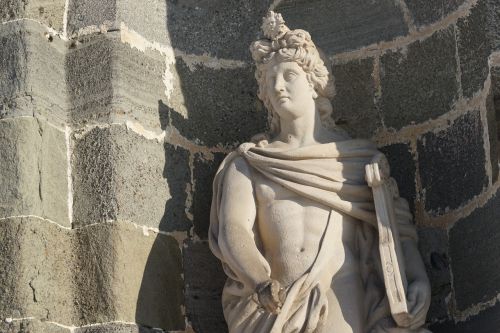 human stone sculpture statue
