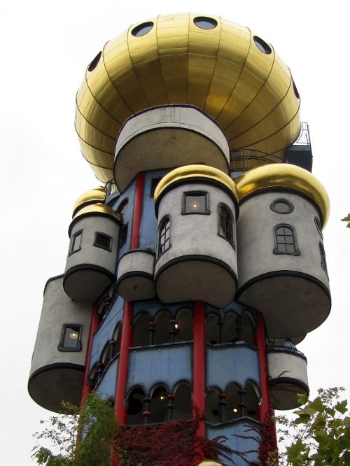 hundertwasser building architecture