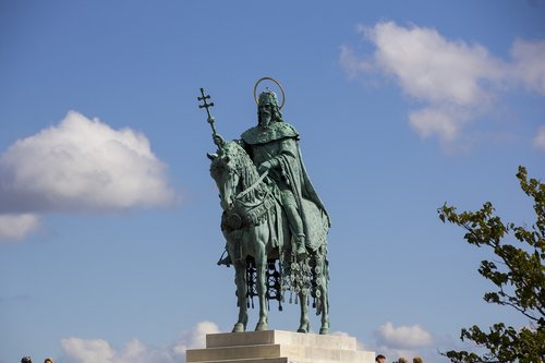 hungary  statue  budapest