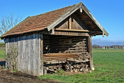 hut barn old