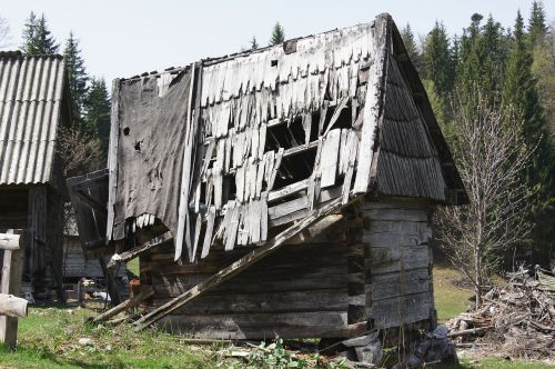 hut decay cottage