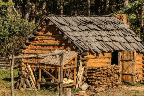 hut cabin settlers