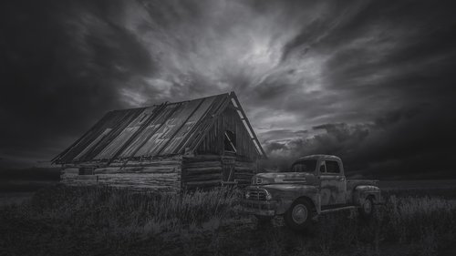 hut  oldtimer  black and white
