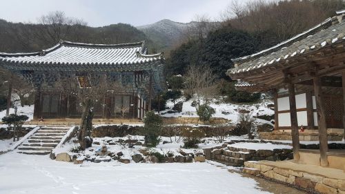 hwaeomsa section temple