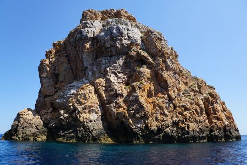 ibiza rock sea
